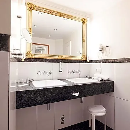 Hotel Lindauer Hof 4*